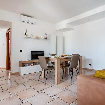 10 Min Airport & Wifi - Wonderful 5 Stars * Bari