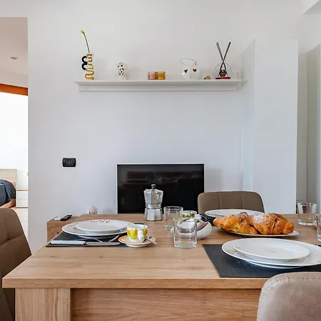 Prázdninový dům 10 Min Airport & Wifi - Wonderful 5 Stars Bari