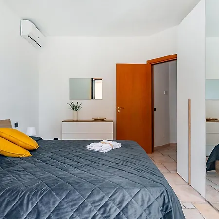 10 Min Airport & Wifi - Wonderful 5 Stars * Bari